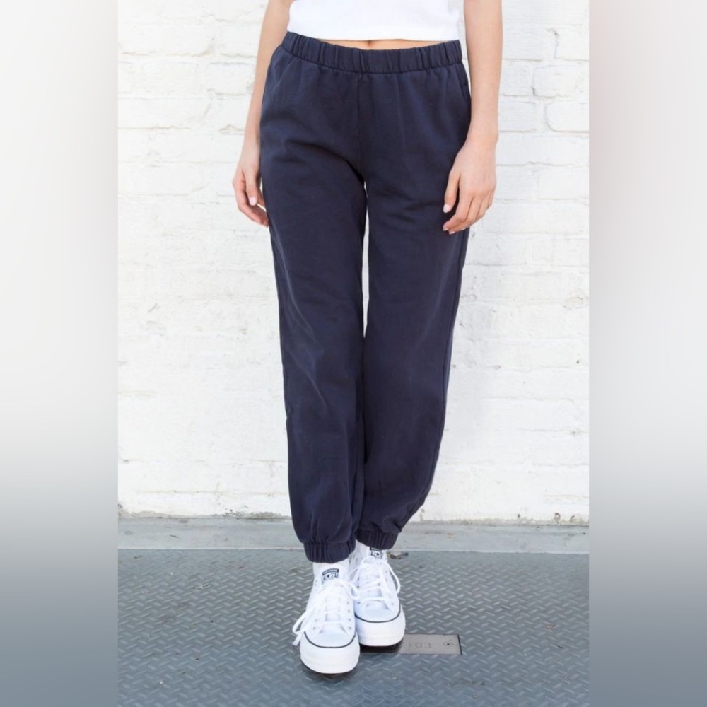 Brand New Rosa Sweatpants (Brandy Melville)